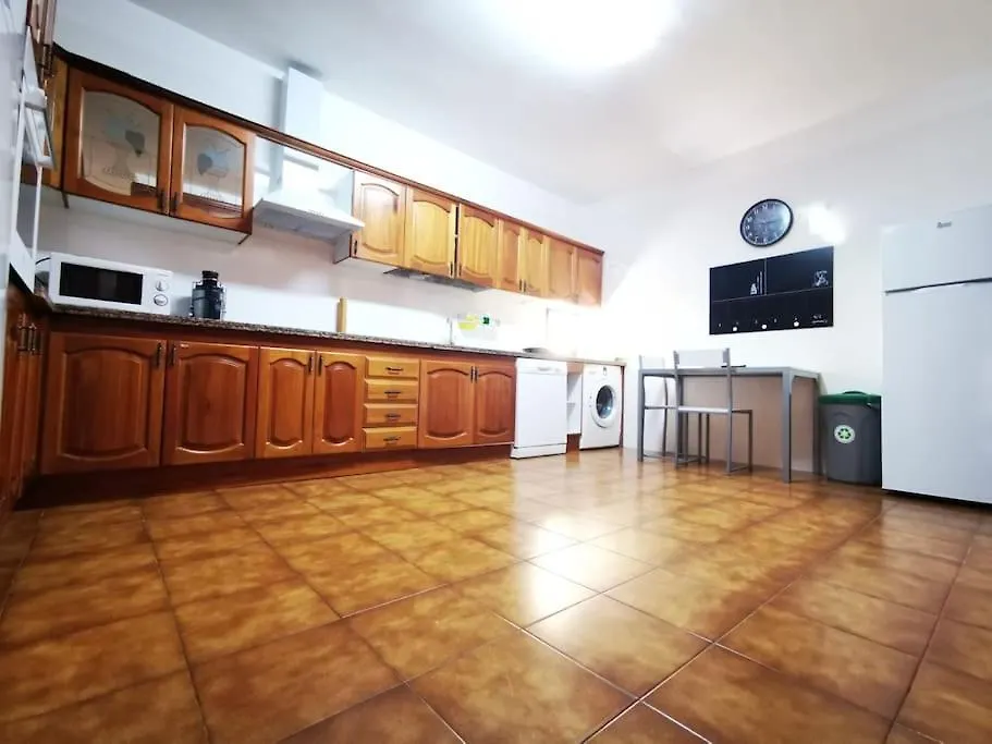 Amplia Casa 5 Habitaciones En Santa Cruz Con Zona Para Trabajar بيت للعطل